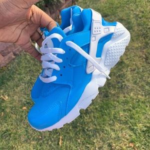 blue huaraches